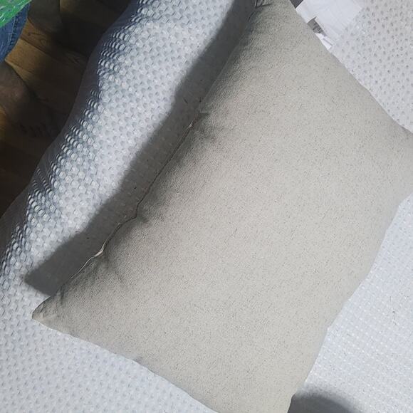 ASHLAND EUC MERRY CHRISTMAS ACCENT PILLOW - Picture 3 of 4